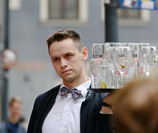 icsilviu-waiter-6651713-1280